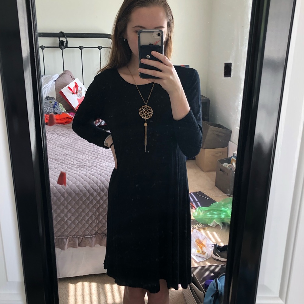 Black dress AND necklace COMBO!!!!